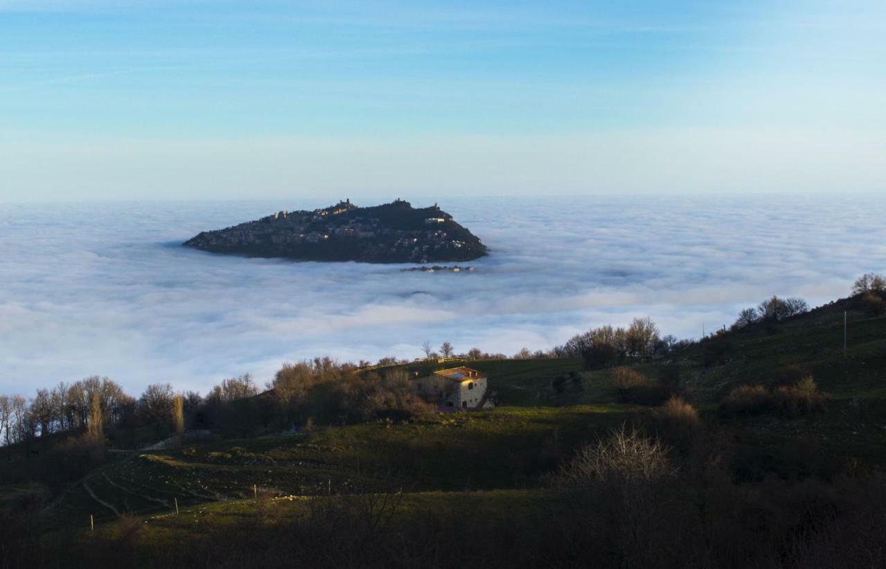 Fattoria Bio L'A Ceccoli Vila Sasso Feltrio Exterior foto